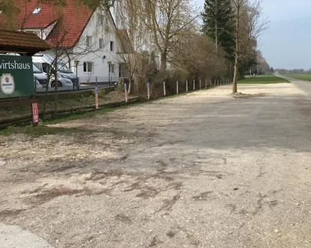 Riedwirtshaus موتيل *